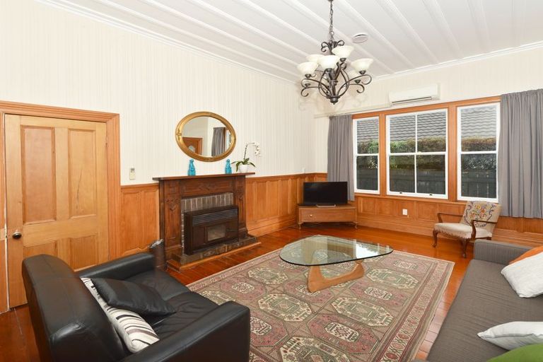 Photo of property in 6 Shortland Street, Regent, Whangarei, 0112