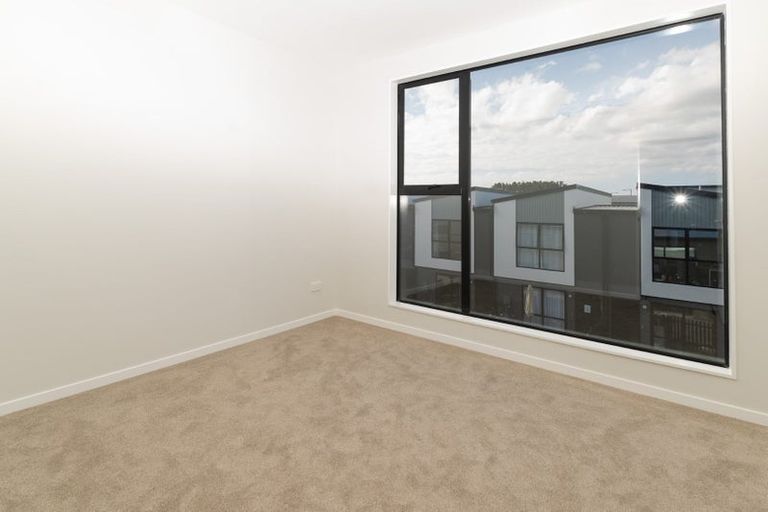 Photo of property in 37 Hinonga Loop, Silverdale, 0932