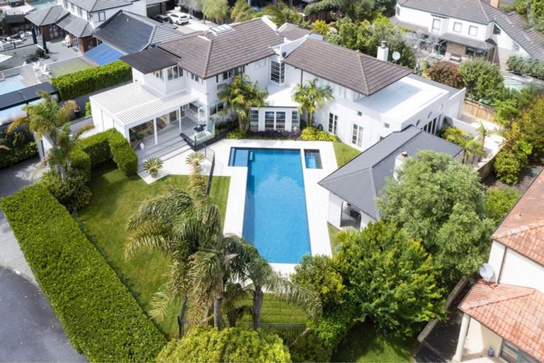 Photo of property in 42 Manor Park, Sunnyhills, Auckland, 2010