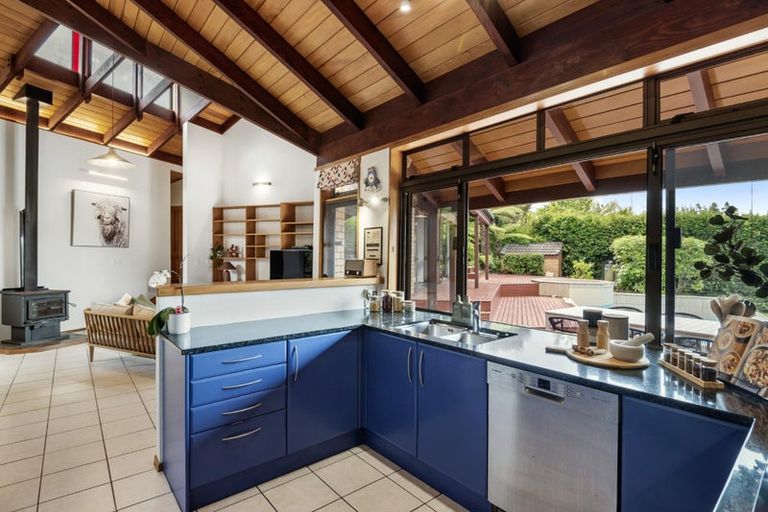 Photo of property in 106 Kowhai Road, Campbells Bay, Auckland, 0630