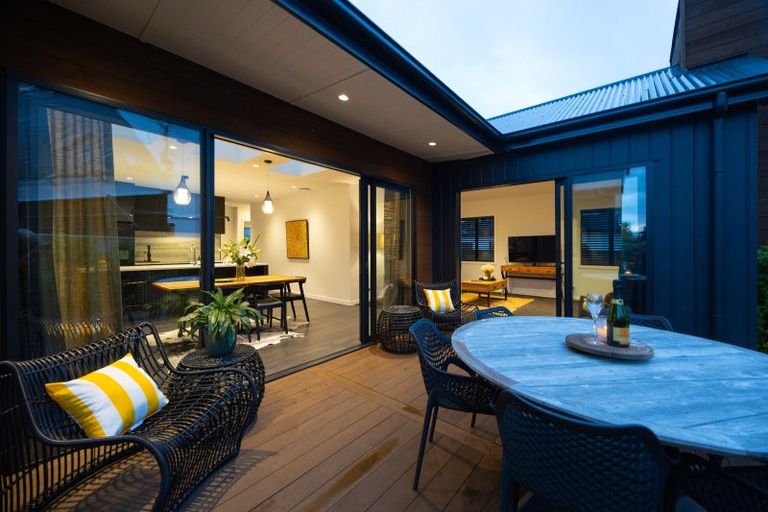 Photo of property in 11 Awanui Avenue, Hokowhitu, Palmerston North, 4410