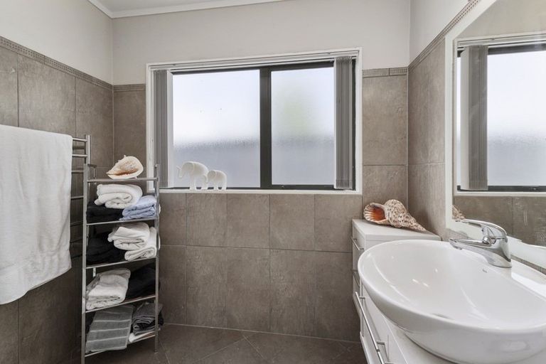 Photo of property in 20 Moana Road, Paraparaumu, 5032