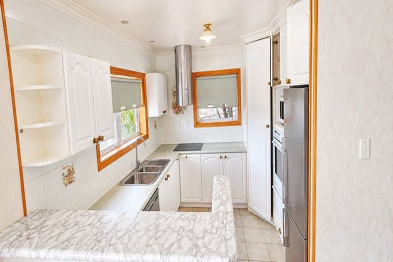 Photo of property in 21 Waipuia Place, Greenhithe, Auckland, 0632