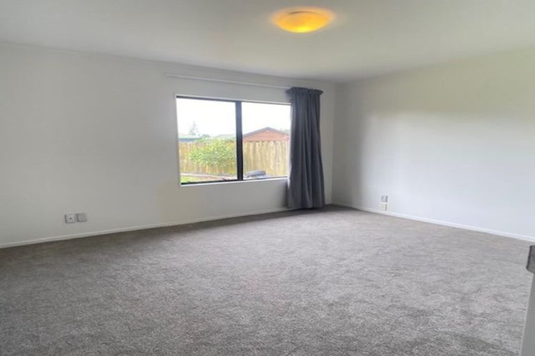 Photo of property in 73 Burswood Drive, Burswood, Auckland, 2013