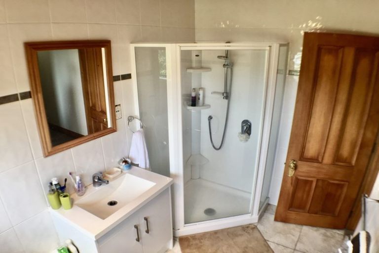 Photo of property in 263 Old North Road, Kumeu, 0892