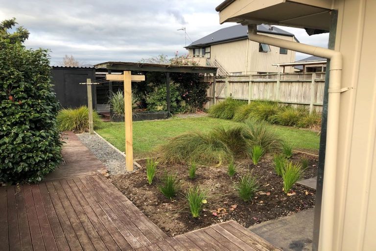 Photo of property in 8 Lynwood Place, Chedworth, Hamilton, 3210