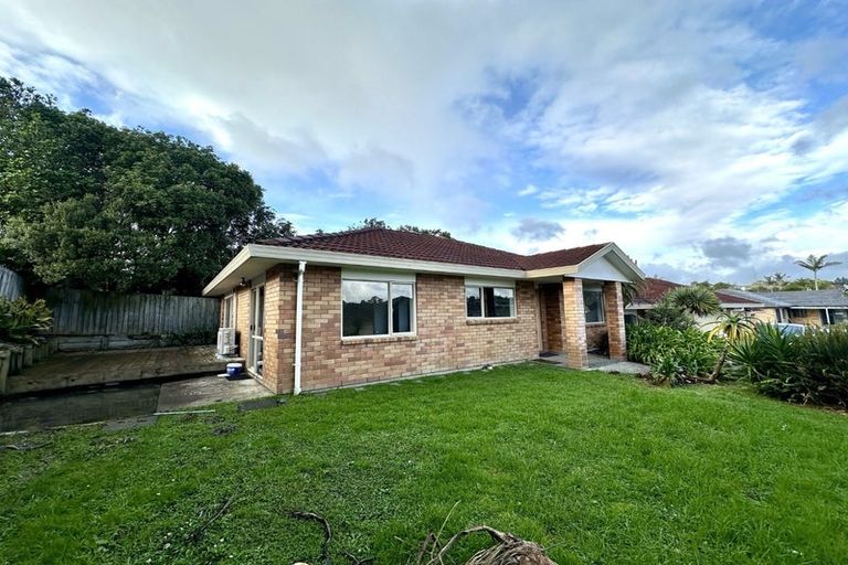Photo of property in 3 Chesterton Terrace, Henderson, Auckland, 0612