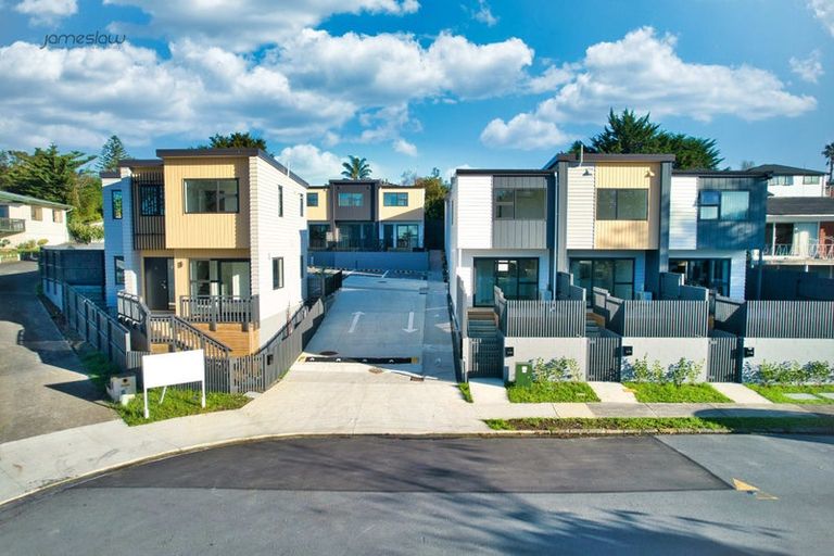 Photo of property in 12/13 Grove Lane, Pakuranga, Auckland, 2010