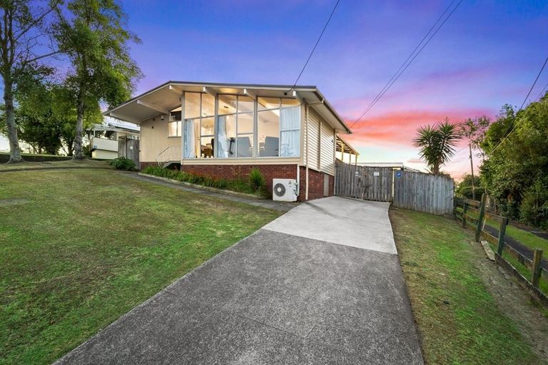 Photo of property in 35 Waimumu Road, Massey, Auckland, 0614