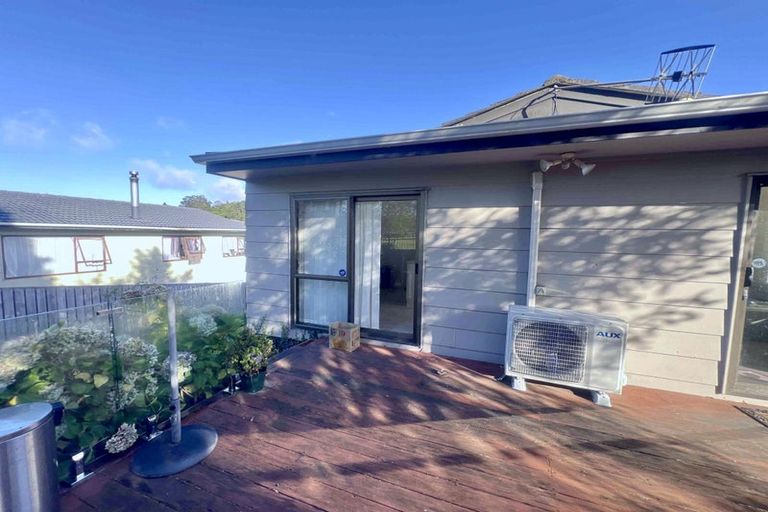 Photo of property in 2/123 Lynn Road, Bayview, Auckland, 0629