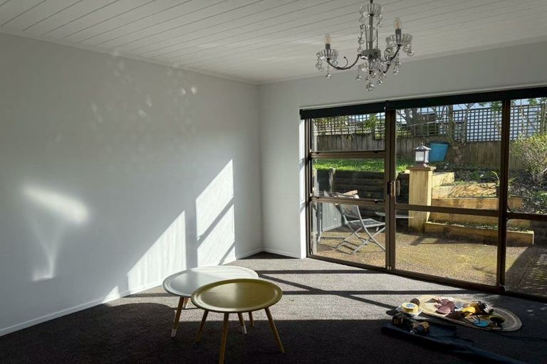 Photo of property in 2/18 Valley Road, Browns Bay, Auckland, 0630