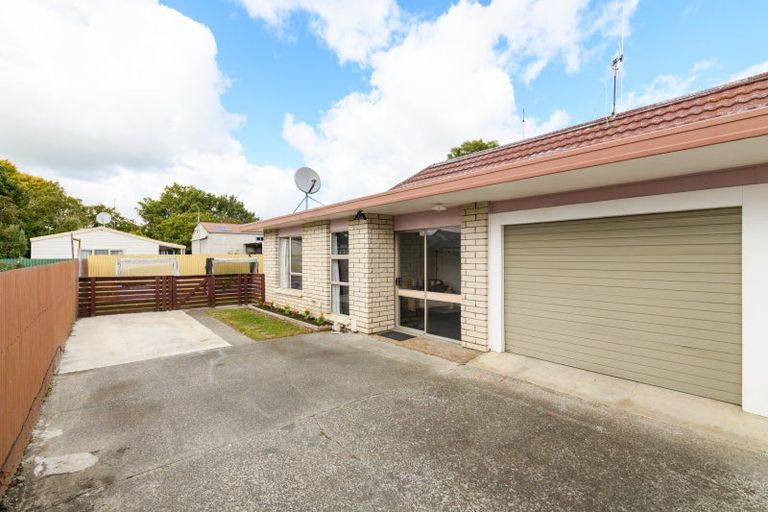 Photo of property in 15a Carthew Street, Feilding, 4702