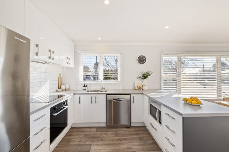 Photo of property in 38 Radbrook Street, Avonhead, Christchurch, 8042