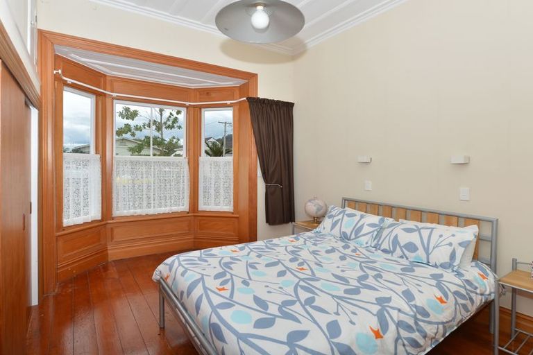 Photo of property in 6 Shortland Street, Regent, Whangarei, 0112