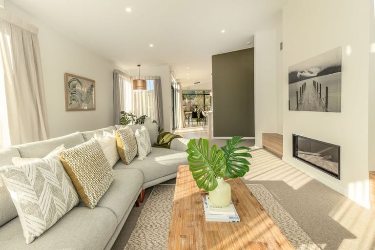 Photo of property in 15 Kaiwaru Place, Waikanae, 5036