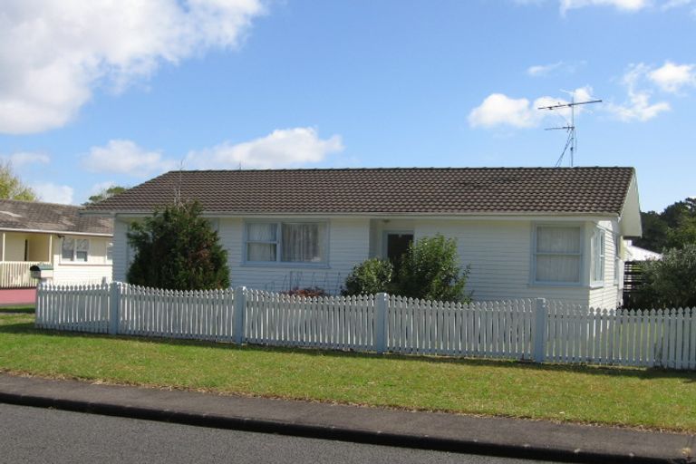 Photo of property in 42 Riverpark Crescent, Henderson, Auckland, 0610