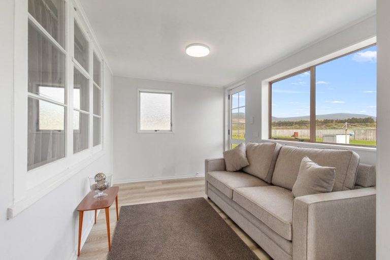 Photo of property in 57 Kuku Beach Road, Kuku, Levin, 5570