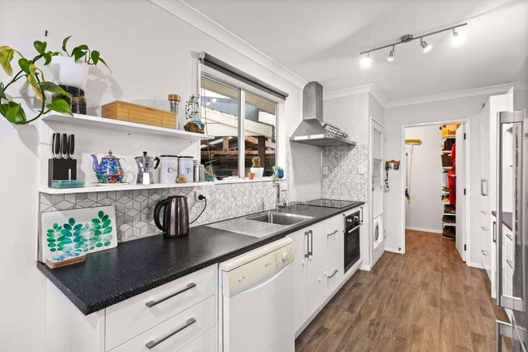 Photo of property in 42 Geraldine Crescent, Cloverlea, Palmerston North, 4412