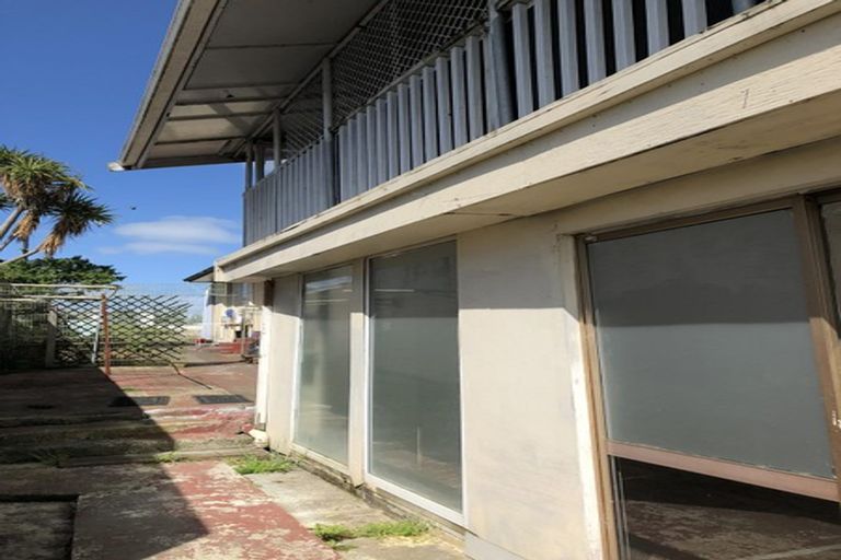 Photo of property in 621 Massey Road, Mangere, Auckland, 2022