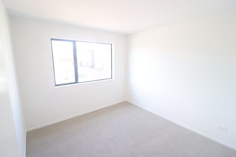 Photo of property in 4 Autumn Blaze Street, Hobsonville, Auckland, 0616