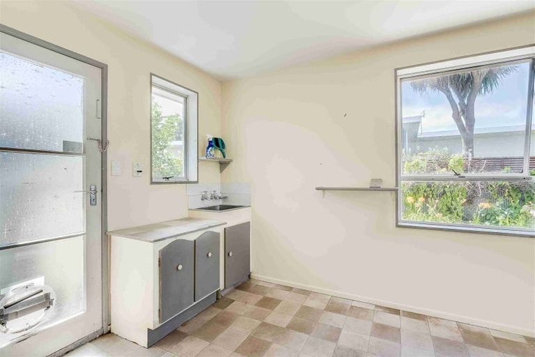 Photo of property in 1/136 Wainoni Road, Avondale, Christchurch, 8061