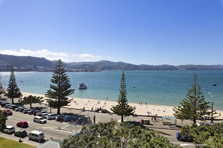 Photo of property in Anscombe Apartments, 212 Oriental Parade, Oriental Bay, Wellington, 6011