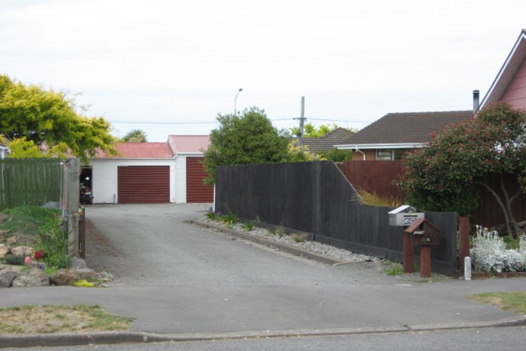 Photo of property in 25a Medina Crescent, Parklands, Christchurch, 8083