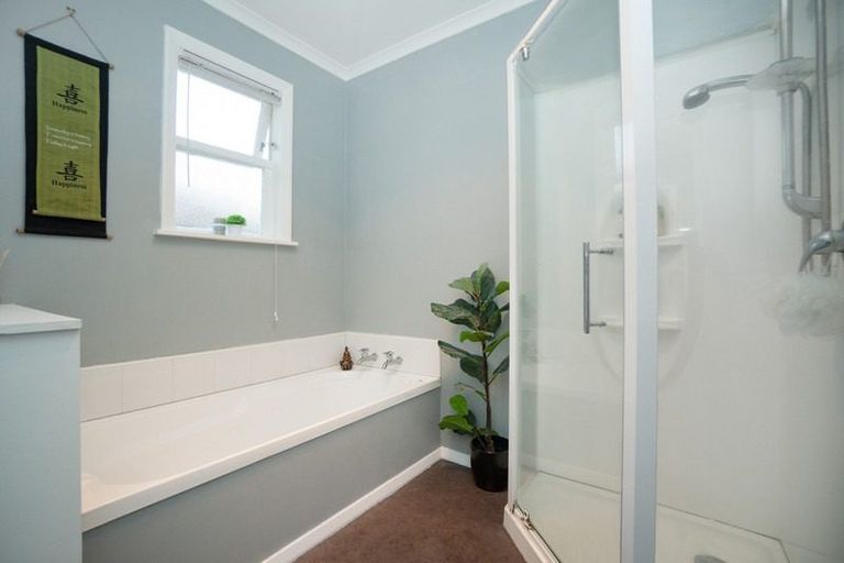 Photo of property in 4a Freyberg Street, Roslyn, Palmerston North, 4414