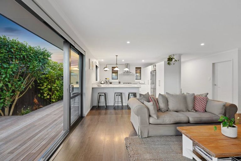 Photo of property in 17 Waterside Drive, Pyes Pa, Tauranga, 3112