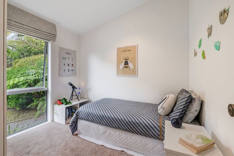 Photo of property in 7 William Bayes Place, Red Beach, 0932