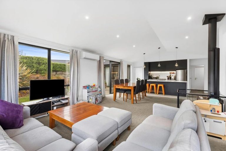 Photo of property in 51 Kirimoko Crescent, Wanaka, 9305