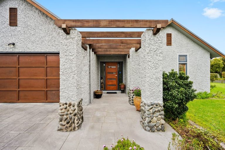 Photo of property in 16 Cate Road, Rototuna, Hamilton, 3210