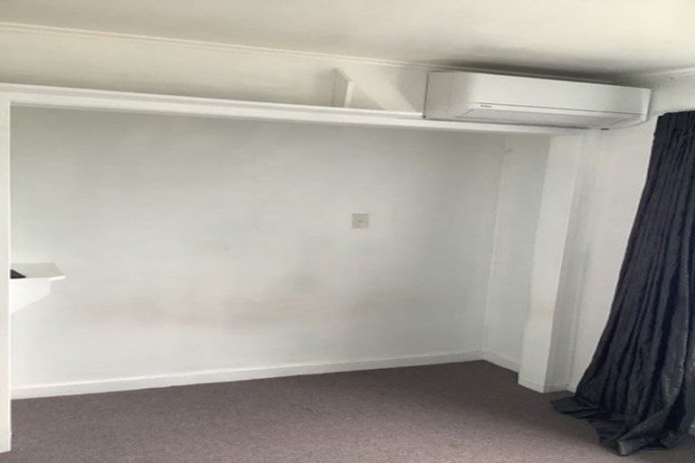 Photo of property in 21 Brandon Road, Glen Eden, Auckland, 0602