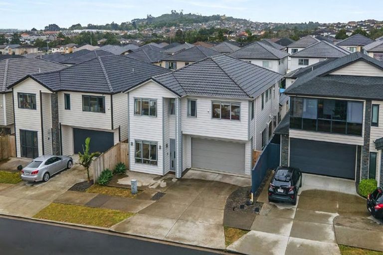 Photo of property in 22 Tinaku Road, Flat Bush, Auckland, 2019