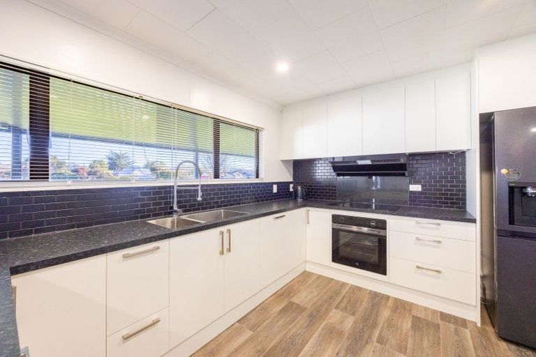 Photo of property in 20 Shanly Street, Waipawa, 4210