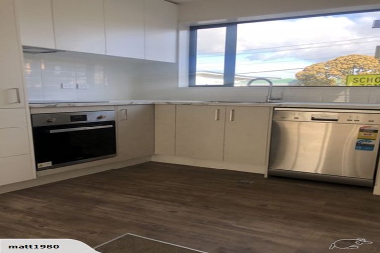 Photo of property in 2/124 Britomart Street, Berhampore, Wellington, 6023