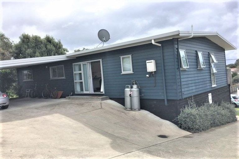 Photo of property in 56a Bay Street, Red Beach, 0932