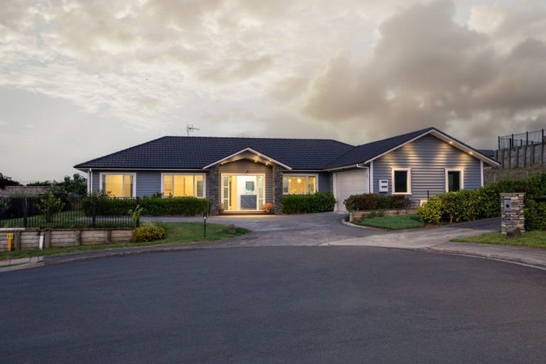 Photo of property in 13 Dulverton Rise, Flagstaff, Hamilton, 3210