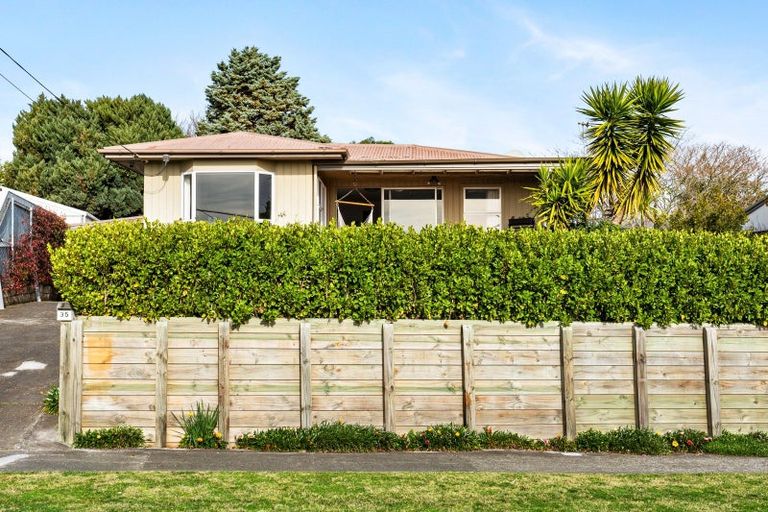 Photo of property in 35 Given Street, Havelock North, 4130