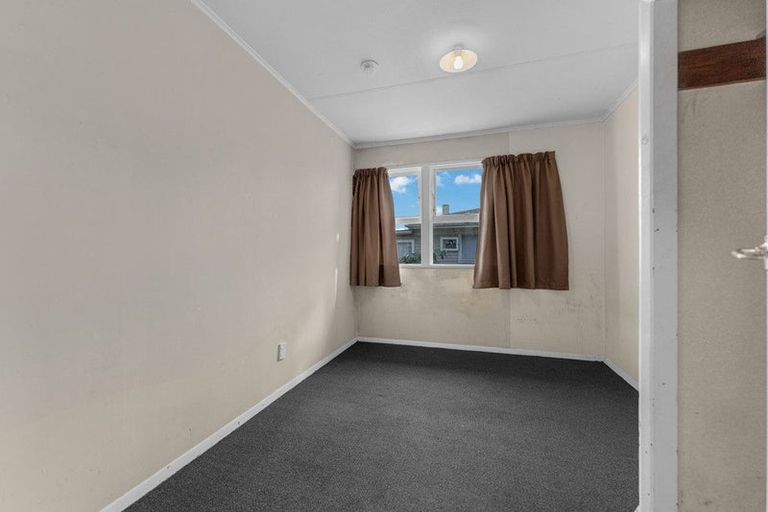 Photo of property in 76 Cambridge Terrace, Papatoetoe, Auckland, 2025