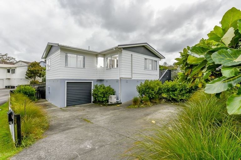 Photo of property in 4/26 Midgley Road, West Harbour, Auckland, 0618