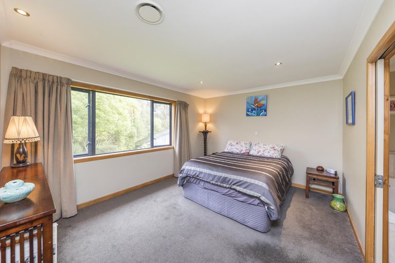 Photo of property in 56 Ruapehu Drive, Fitzherbert, Palmerston North, 4410
