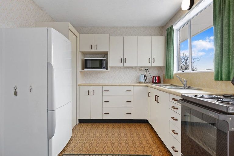 Photo of property in 16 Geelong Place, Burnside, Christchurch, 8053