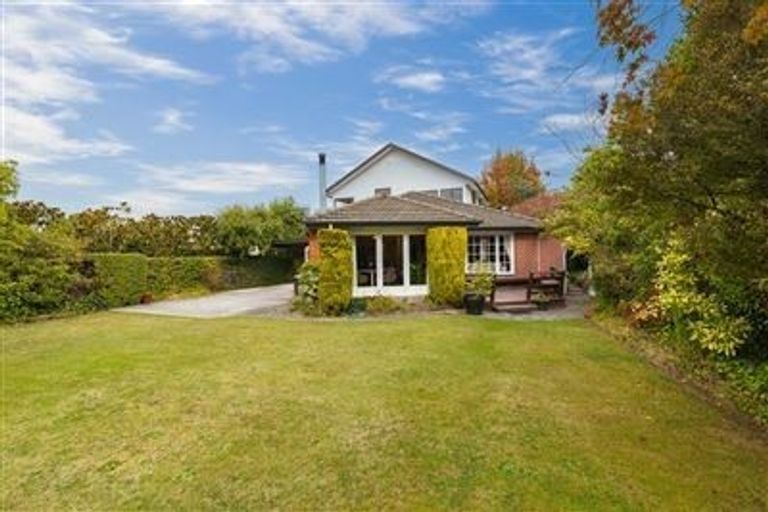 Photo of property in 22 Braithwaite Street, Ilam, Christchurch, 8041