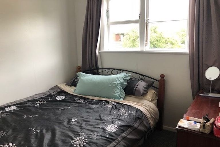 Photo of property in 106 Moorefield Road, Johnsonville, Wellington, 6037