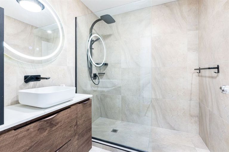 Photo of property in 85 Buscomb Avenue, Henderson, Auckland, 0610