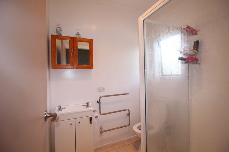 Photo of property in 311 Te Atatu Road, Te Atatu South, Auckland, 0610