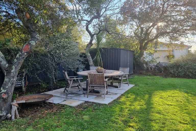 Photo of property in 33b Grey Street, Martinborough, 5711