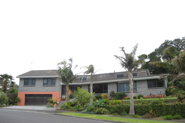 Photo of property in 20 Arden Place, Oakura, 4314