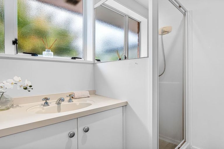 Photo of property in 2/118 Aorangi Road, Bryndwr, Christchurch, 8053